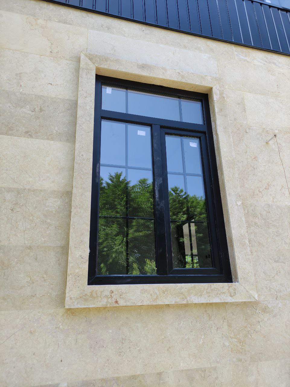 پنجره مشکی دوجداره سیاهکل